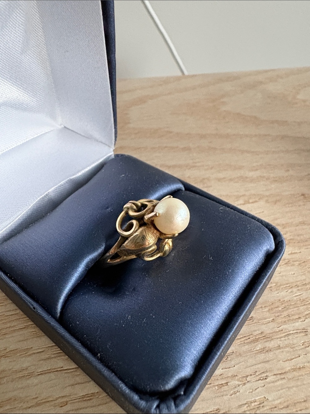Gold Pearl Cocktail Ring - Classic Coastal Style. 14K gold , Faberge style